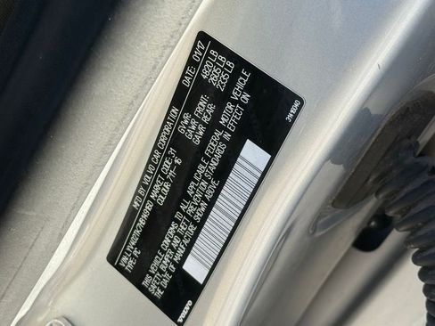 Used 2017 Volvo S60 T5 Inscription image 39