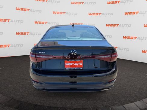 Used 2025 Volkswagen Jetta Sport FWD image 4