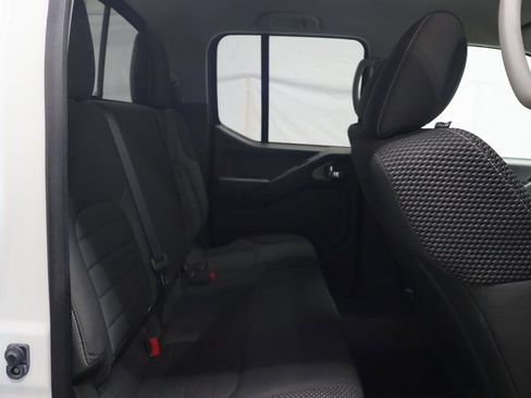 Used 2019 Nissan Frontier Desert Runner image 12