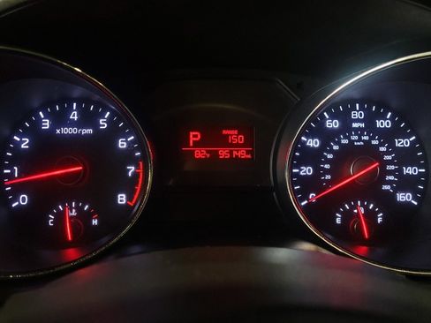 Used 2016 Kia Sedona LX FWD image 23