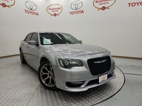 Used 2018 Chrysler 300 S w/ 300S Premium Group image 1