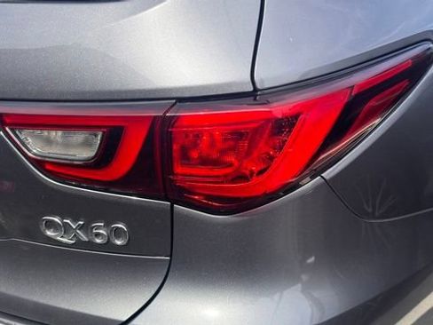 Used 2019 INFINITI QX60 Luxe w/ Sensory Package AWD/4WD image 8