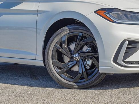 New 2026 Volkswagen Jetta SE image 2