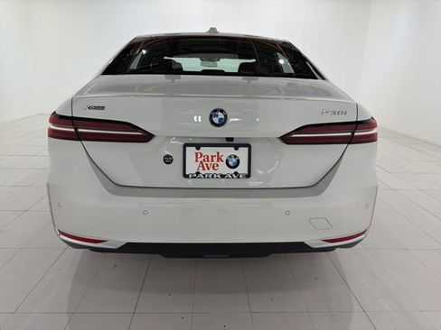 Used 2026 BMW 530i xDrive w/ Premium Package image 48