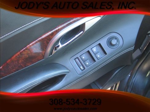 Used 2013 Buick LaCrosse Leather image 3