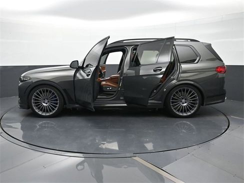 Used 2021 BMW ALPINA XB7 image 28