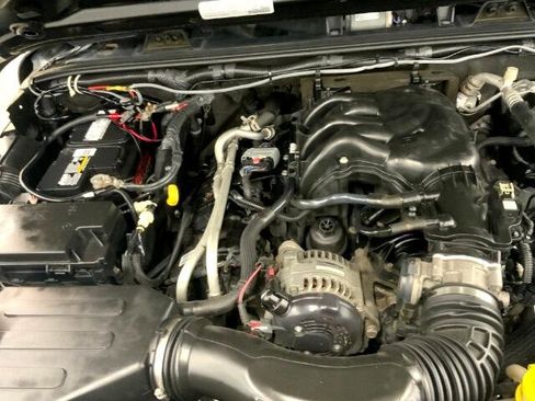 Used 2015 Jeep Wrangler Unlimited Sport image 34