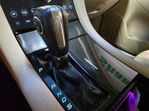 Used 2015 Ford Taurus Limited w/ Equipment Group 301A AWD/4WD image 39