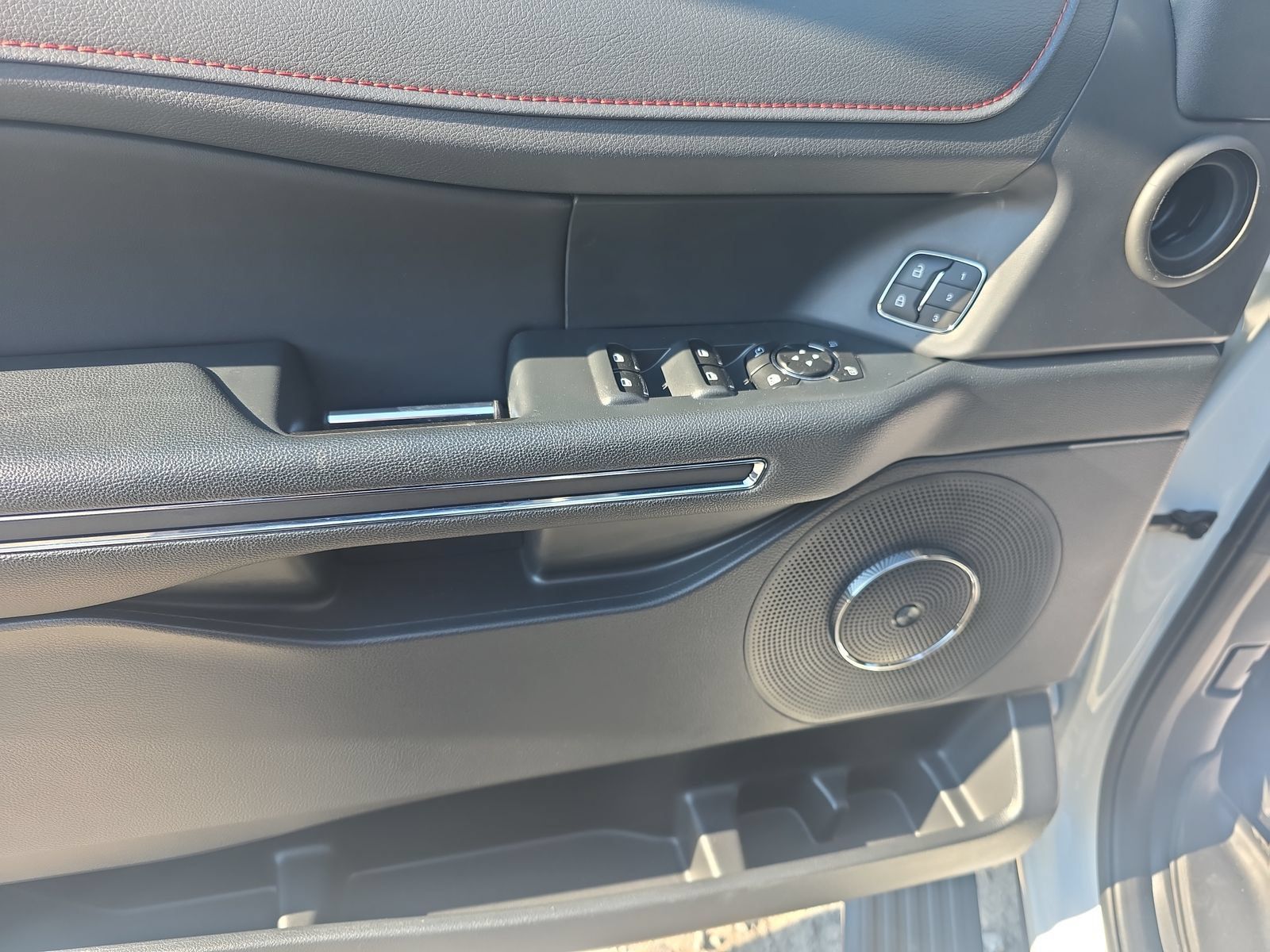 Used 2024 Ford Expedition Max Limited RWD image 16