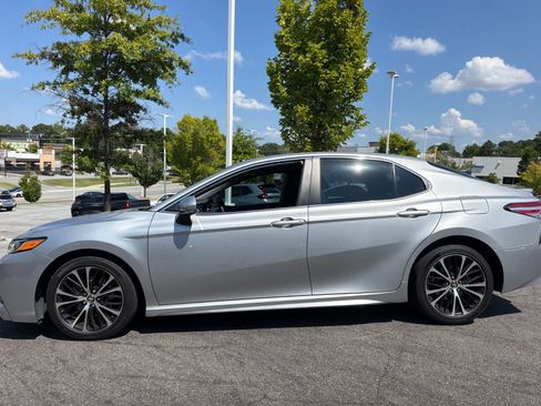 Used 2019 Toyota Camry SE w/ Audio Package FWD image 5