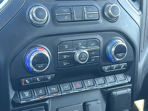 Used 2023 GMC Sierra 2500 AT4 w/ AT4 Premium Plus Package image 33