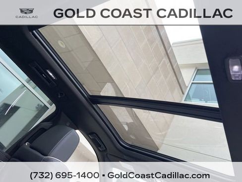 Certified 2024 Cadillac Escalade ESV Premium Luxury AWD/4WD image 12