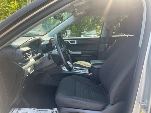 Used 2021 Ford Explorer XLT RWD image 16