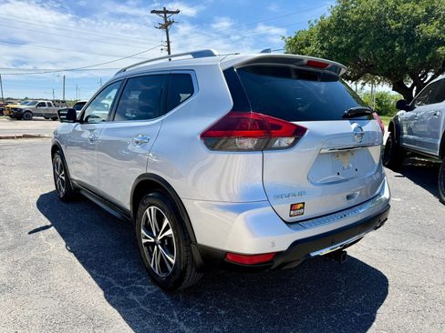 Used 2020 Nissan Rogue SV w/ Premium Package FWD image 5