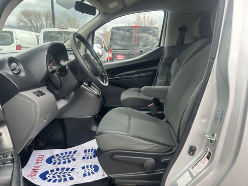 Used 2017 Nissan NV200 SV w/ Back Door Glass Package image 12