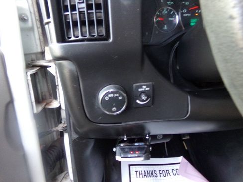 Used 2015 Chevrolet Express 2500 RWD image 24