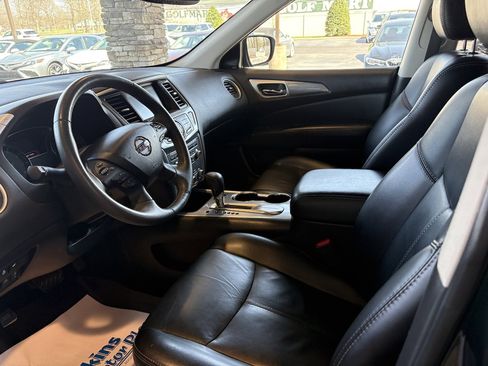 Used 2018 Nissan Pathfinder SL w/ Cargo Package image 2