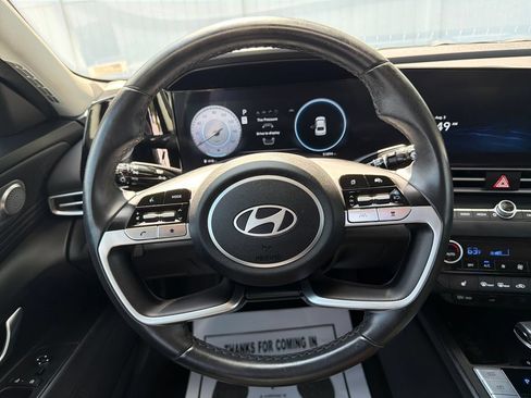 Used 2025 Hyundai Elantra Limited FWD image 16