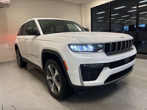 New 2026 Jeep Grand Cherokee Limited AWD/4WD image 7