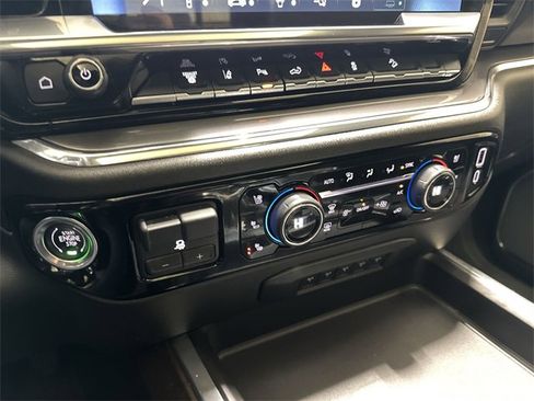 Used 2024 Chevrolet Silverado 2500 High Country w/ High Country Premium Package image 22