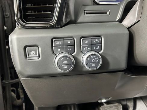 Used 2024 GMC Sierra 1500 AT4 w/ AT4 Premium Package image 21