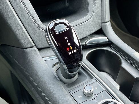 Certified 2024 Cadillac XT6 Luxury w/ LPO, Floor Liner Package image 15