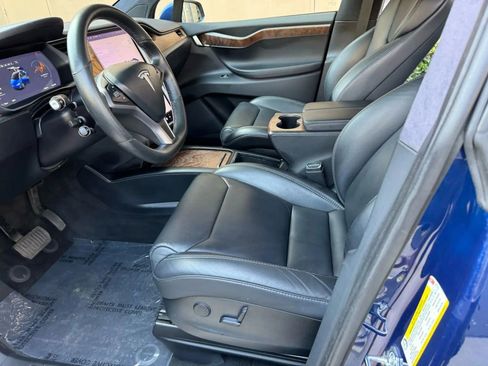 Used 2018 Tesla Model X 75D AWD/4WD image 11