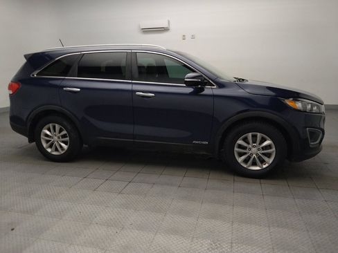 Used 2017 Kia Sorento AWD image 11