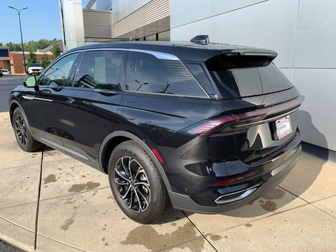 Used 2024 Lincoln Nautilus Premier w/ Equipment Group 102A AWD/4WD image 3