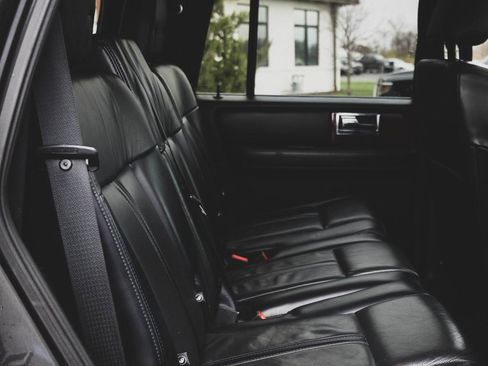 Used 2017 Lincoln Navigator Select image 33