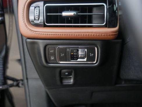 Used 2022 Lincoln Nautilus Reserve image 15