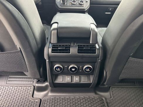 Used 2023 Land Rover Defender 110 V8 AWD/4WD image 16