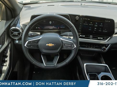 Used 2025 Chevrolet Equinox LT FWD image 7