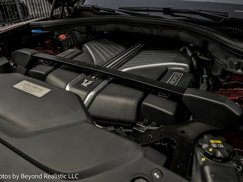 Used 2021 Rolls-Royce Cullinan Black Badge image 18