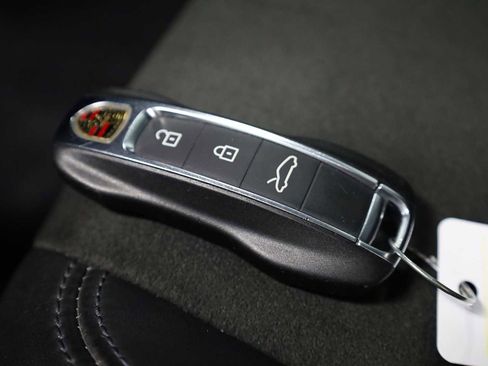 Certified 2022 Porsche 911 Carrera GTS image 41