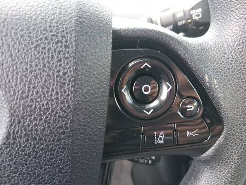 Used 2020 Toyota Prius LE AWD/4WD image 25