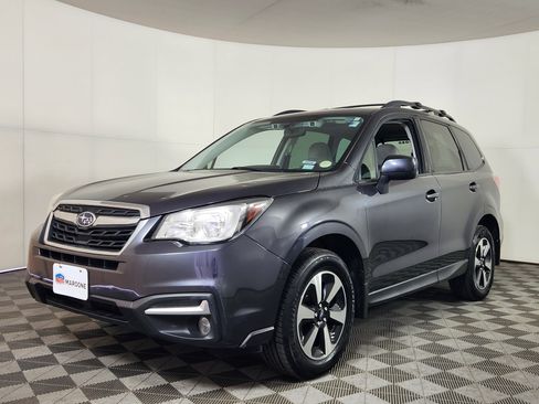 Used 2017 Subaru Forester 2.5i Premium image 3