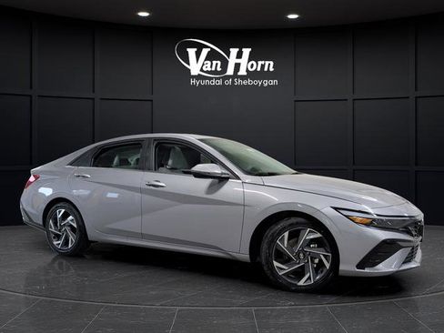 New 2026 Hyundai Elantra Limited FWD image 2