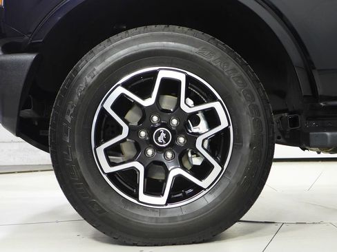 Used 2023 Ford Bronco Outer Banks image 5