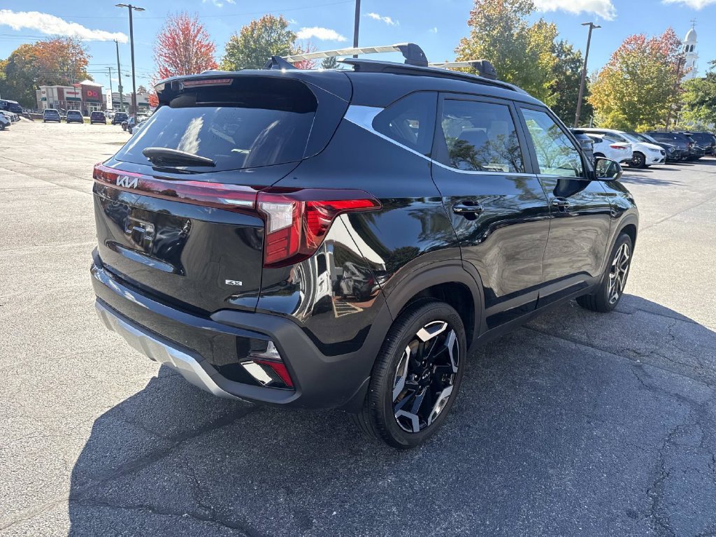 Used 2024 Kia Seltos SX w/ SX Sunroof Package AWD/4WD image 9
