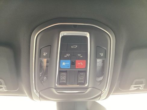 New 2025 Jeep Grand Cherokee L Altitude image 32