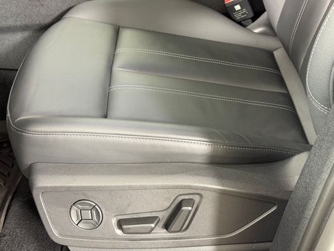 Used 2025 Audi Q5 Premium w/ Convenience Package AWD/4WD image 13