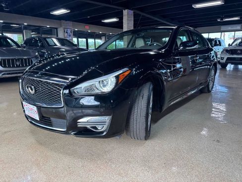 Used 2015 INFINITI Q70 L 3.7 w/ Technology Package AWD/4WD image 3