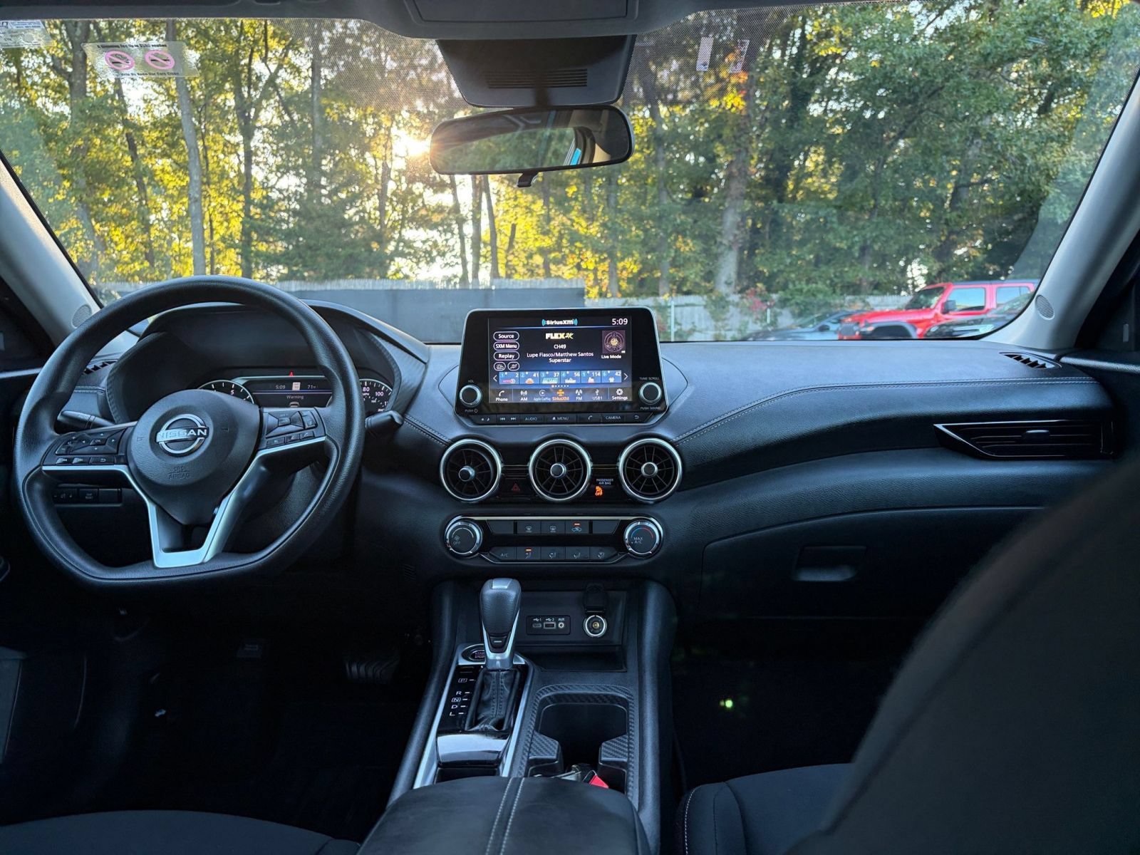 Used 2025 Nissan Sentra SV FWD image 30