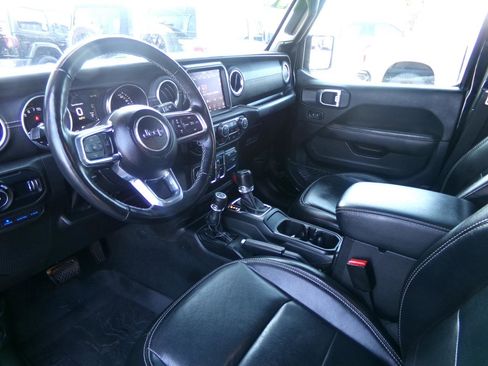 Used 2023 Jeep Wrangler Sahara w/ Cold Weather Group image 16