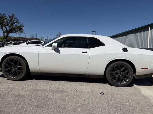 Used 2019 Dodge Challenger SXT w/ Blacktop Package image 7