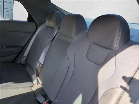 New 2026 Hyundai Elantra SE image 17