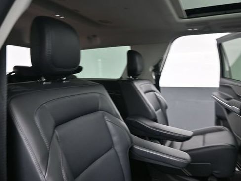 Certified 2025 Lincoln Navigator L Reserve AWD/4WD image 28