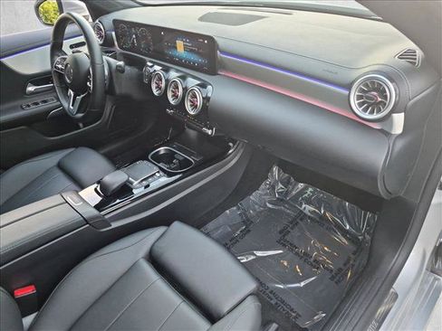 Used 2023 Mercedes-Benz CLA 250 image 22