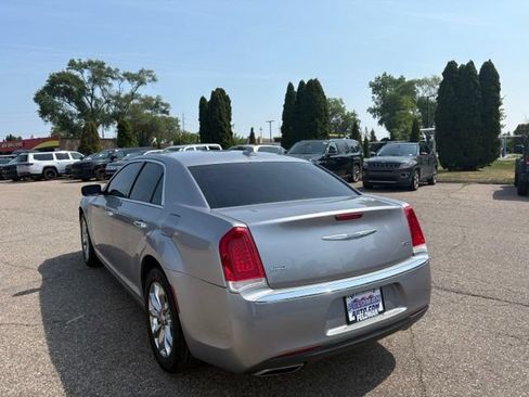 Used 2018 Chrysler 300 Limited AWD/4WD image 3
